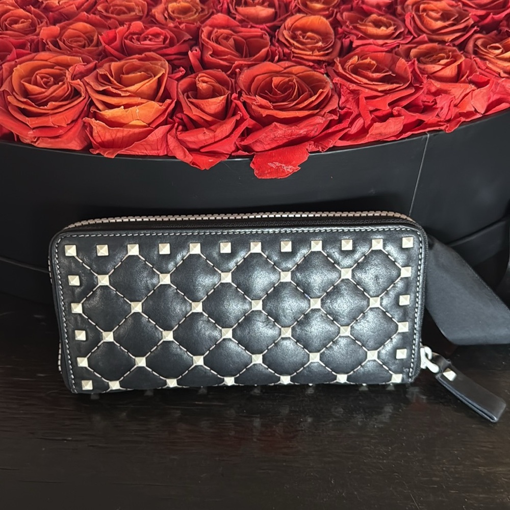 Valentino Wallet - Picture 2 of 11